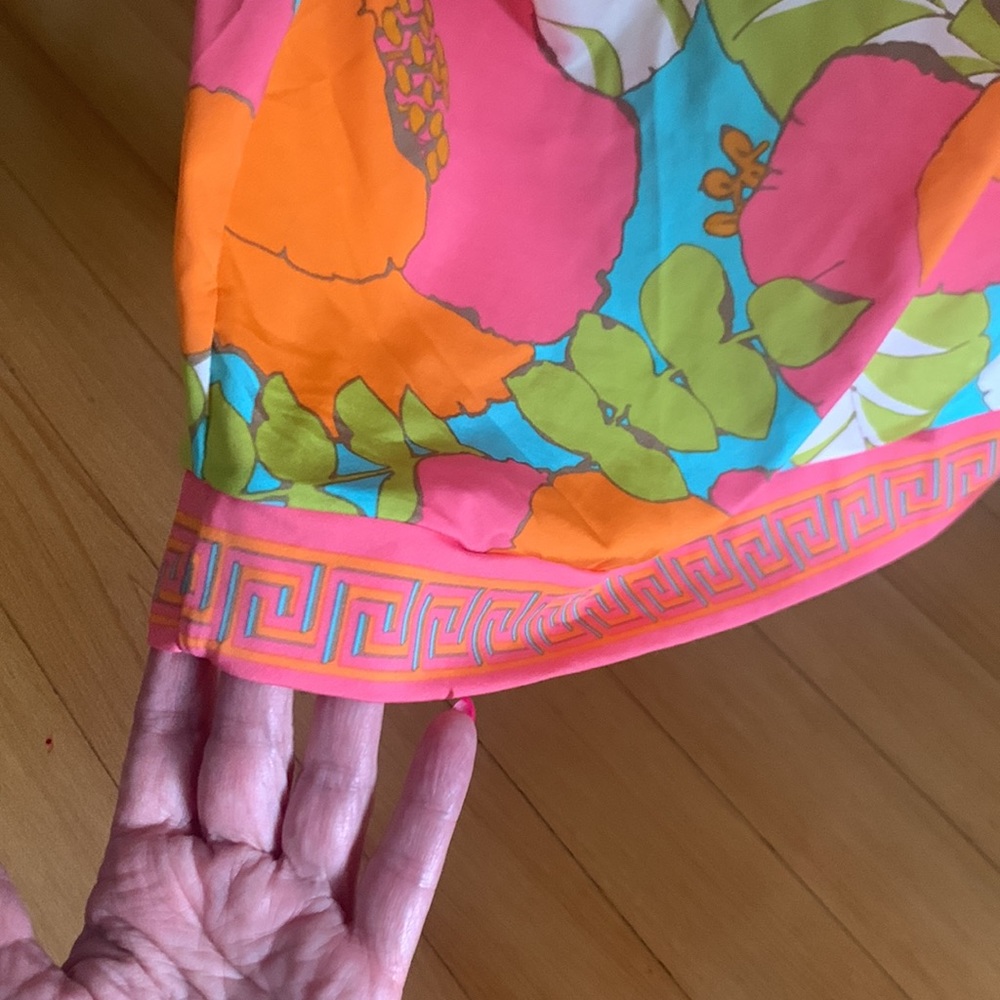 Trina Turk swim cover up sz L like new. Worn once - Picture 4 of 6